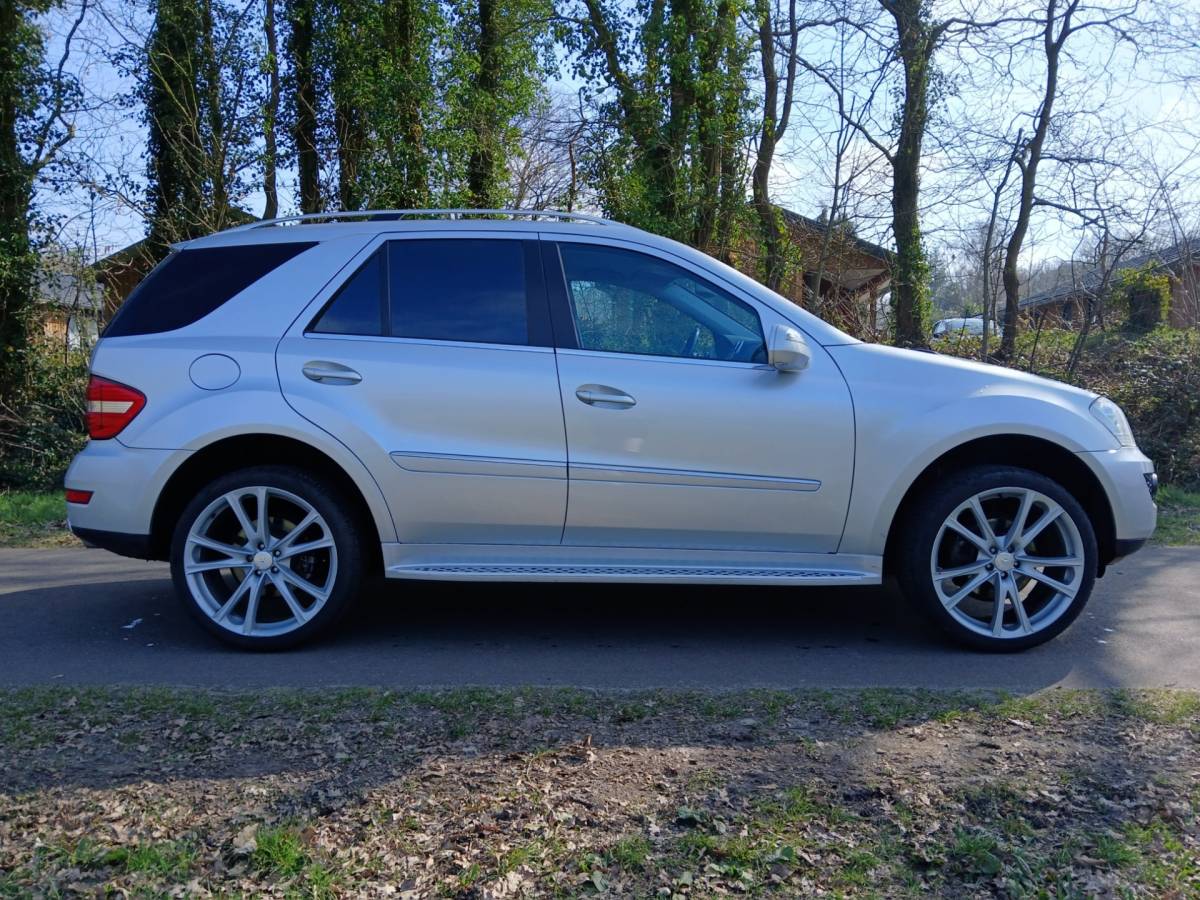 Mercedes-Benz M-Klasse Mercedes-Benz M-klasse 280 CDI |NETTE DEALER ONDERHOUDEN AUTO|