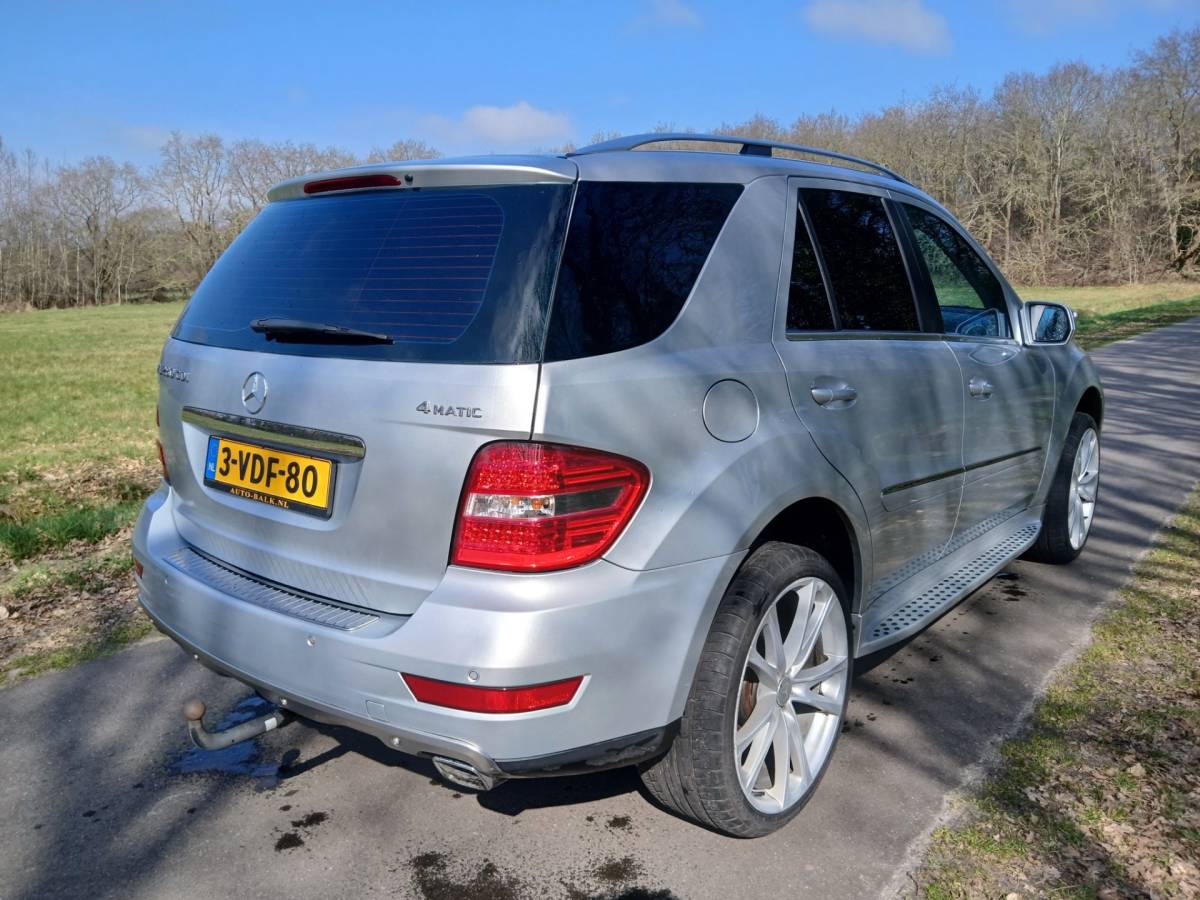 Mercedes-Benz M-Klasse Mercedes-Benz M-klasse 280 CDI |NETTE DEALER ONDERHOUDEN AUTO|