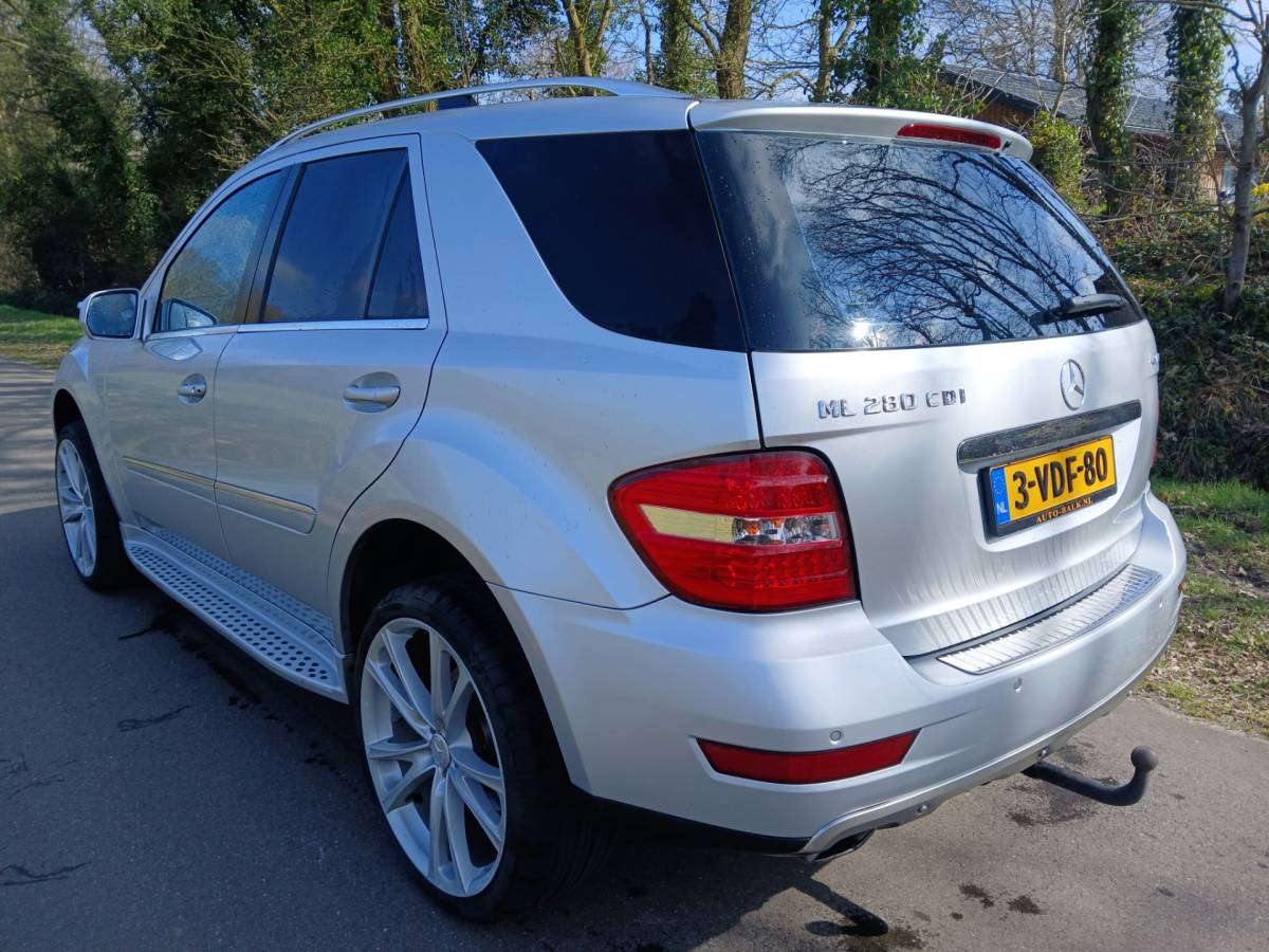 Mercedes-Benz M-Klasse Mercedes-Benz M-klasse 280 CDI |NETTE DEALER ONDERHOUDEN AUTO|