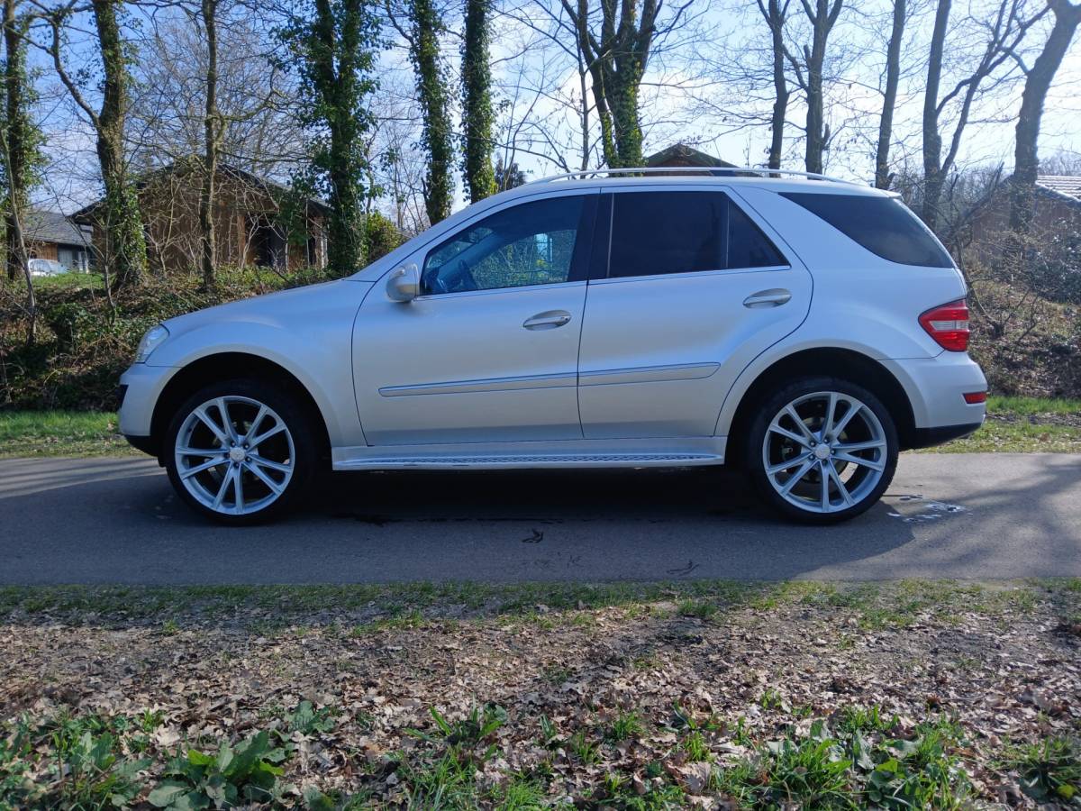 Mercedes-Benz M-Klasse Mercedes-Benz M-klasse 280 CDI |NETTE DEALER ONDERHOUDEN AUTO|