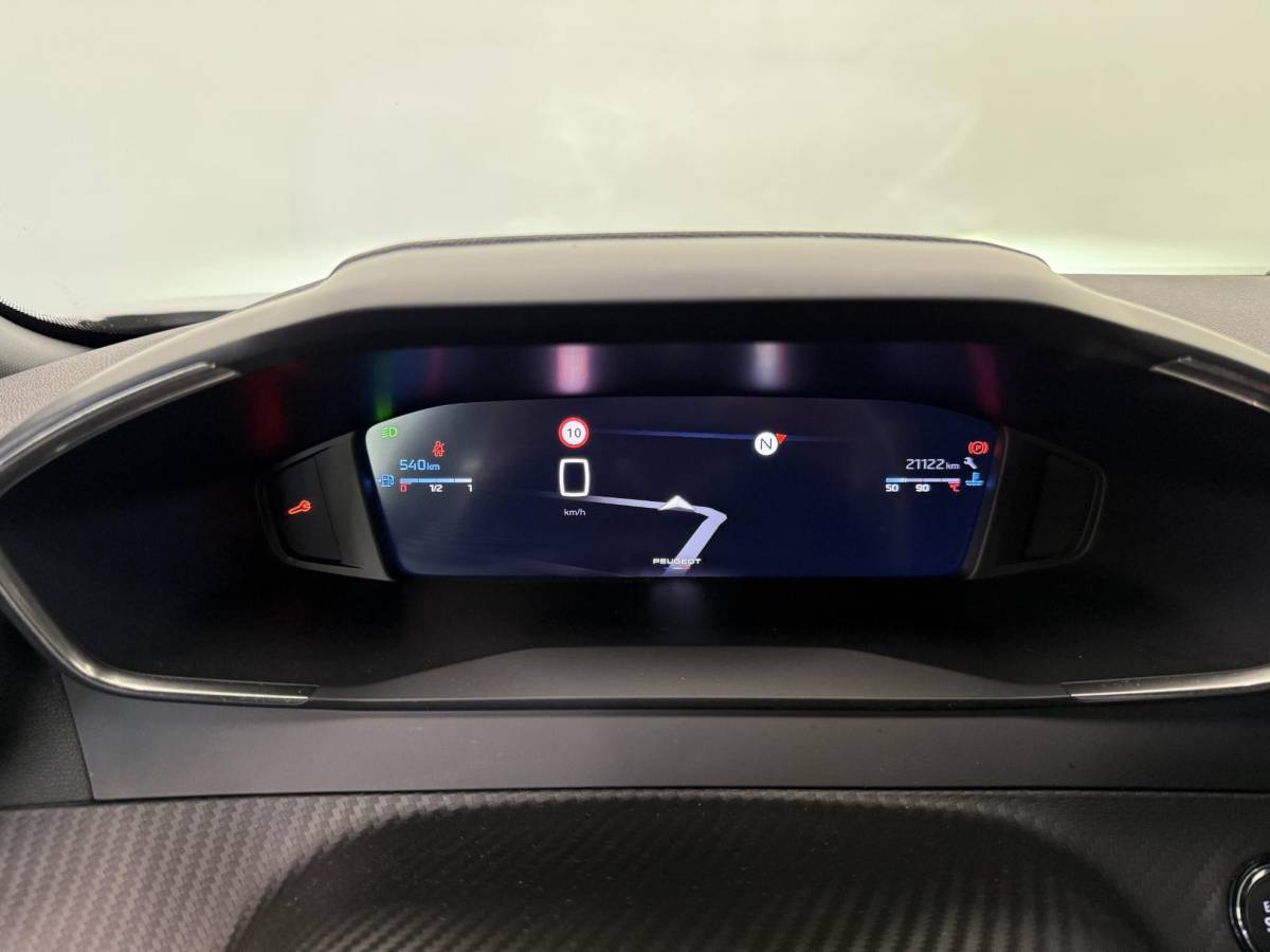 Peugeot 2008 Peugeot 2008 1.2 PureTech 100 Allure Navigatie Apple Carplay/Android Auto Parkeersensoren Cruise Control Full LED Virtual Cockpit Climate Control Lichtmetalen velgen