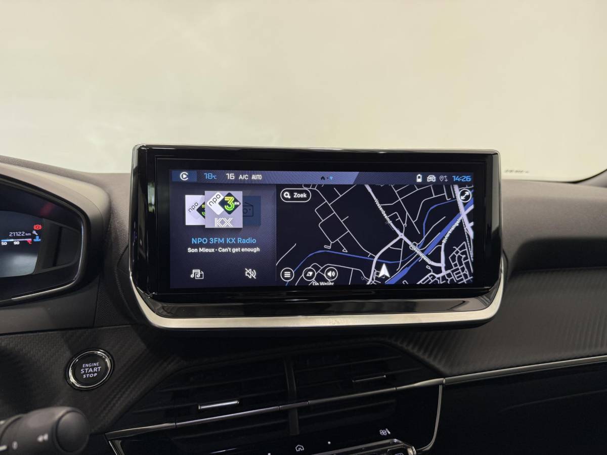 Peugeot 2008 Peugeot 2008 1.2 PureTech 100 Allure Navigatie Apple Carplay/Android Auto Parkeersensoren Cruise Control Full LED Virtual Cockpit Climate Control Lichtmetalen velgen
