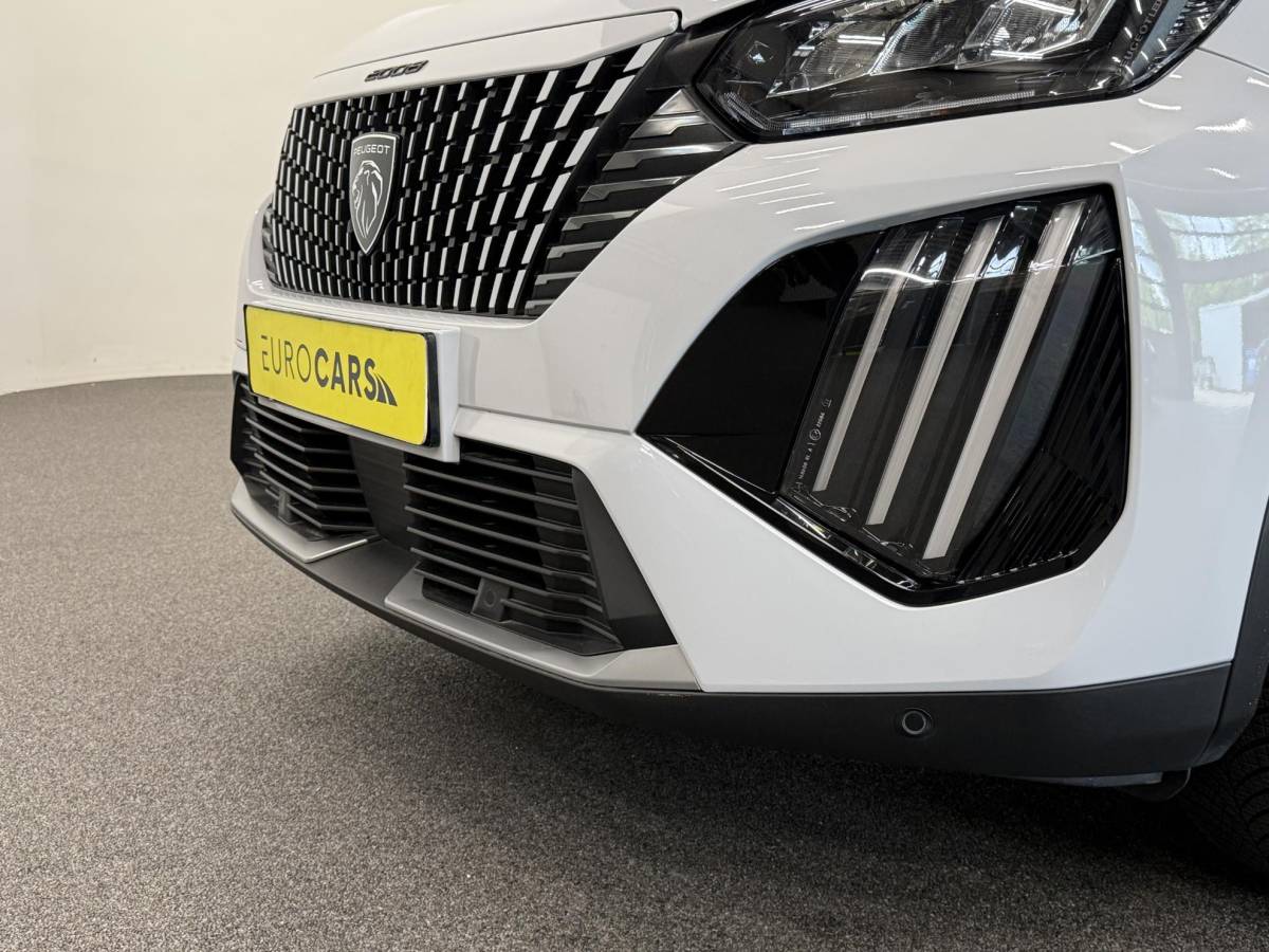 Peugeot 2008 Peugeot 2008 1.2 PureTech 100 Allure Navigatie Apple Carplay/Android Auto Parkeersensoren Cruise Control Full LED Virtual Cockpit Climate Control Lichtmetalen velgen