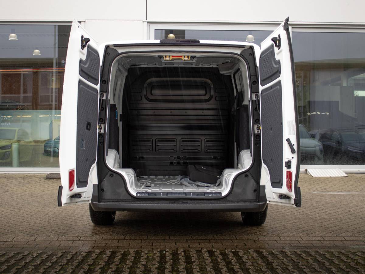 Kia PV5 Kia PV5 L2H1 Plus 51.5 kWh | Actieprijs* | VOORRAADACTIE | SNEL LEVERBAAR | Navi. | PDC | Camera | Clima. | Adapt. Cruise. | Stoel/stuurverwarming |