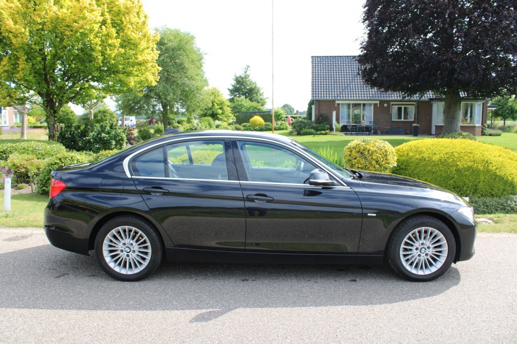 BMW 3 Serie Bmw 3-serie 316I 136pk Executive automaat ECC/cruise/navi/PDC