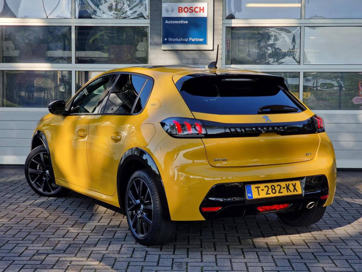 Peugeot 208 Peugeot 208 1.2 PureTech GT|Pano|LED|Cruise|Clima|360’Camera|17-inch|