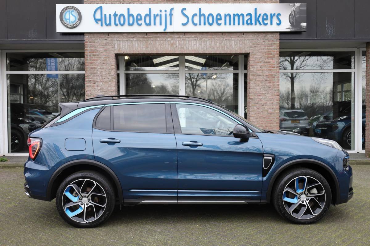 Lynk & Co 01 Lynk & Co 01 1.5 261PK! TREKHAAK-AFN. CAMERA STOELVERW. PANO/SCHUIF MEMORY INFINITY DAB NAVI CARPLAY ELEK.ACHTERKLEP 20″LMV