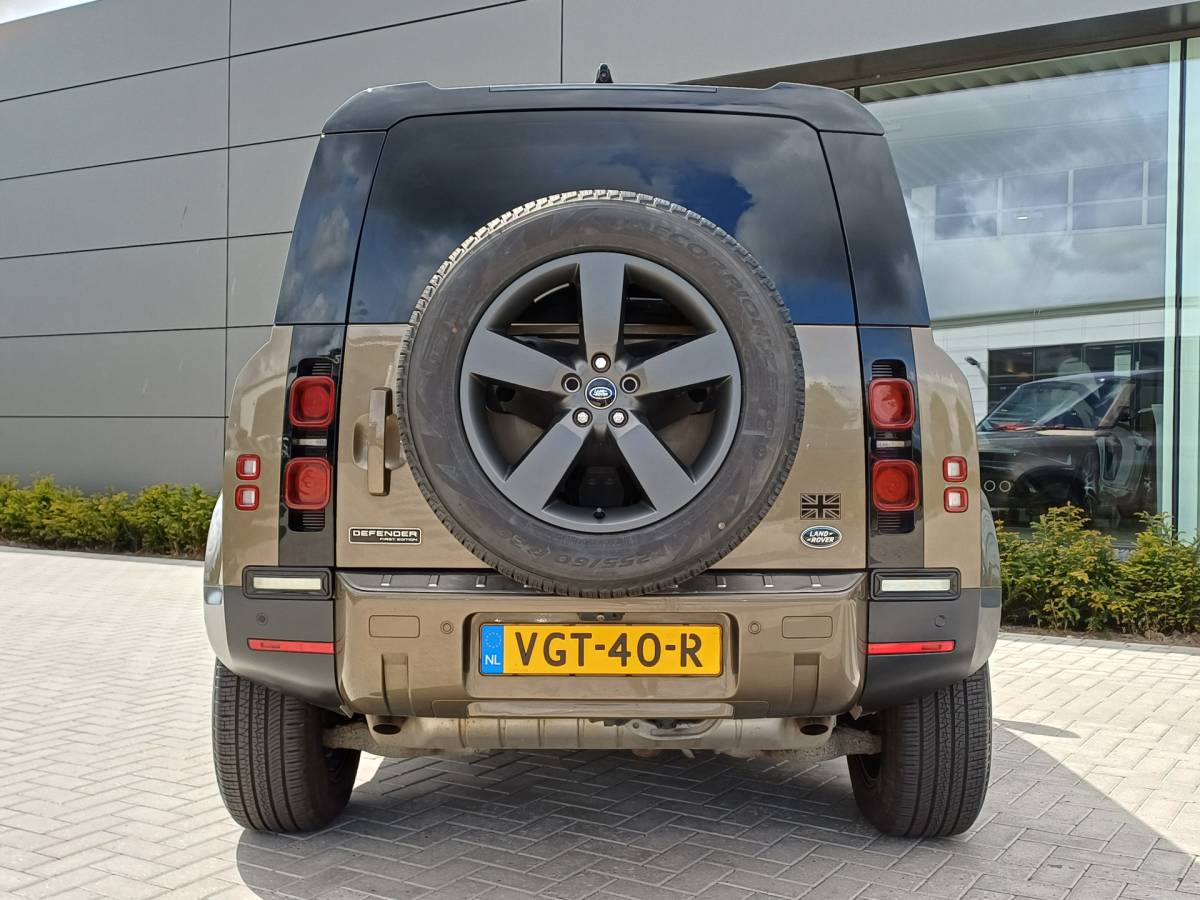Land Rover Defender Land Rover Defender P400 6-cil. AWD 110 – First Edition | Nieuw door ons geleverd| Elektr. trekhaak tot 3.500kg | Panorama |