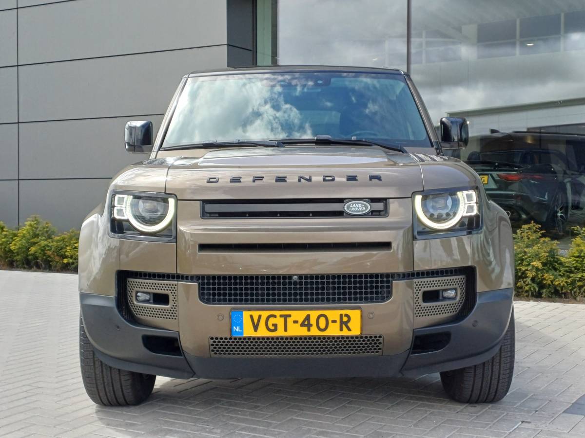 Land Rover Defender Land Rover Defender P400 6-cil. AWD 110 – First Edition | Nieuw door ons geleverd| Elektr. trekhaak tot 3.500kg | Panorama |