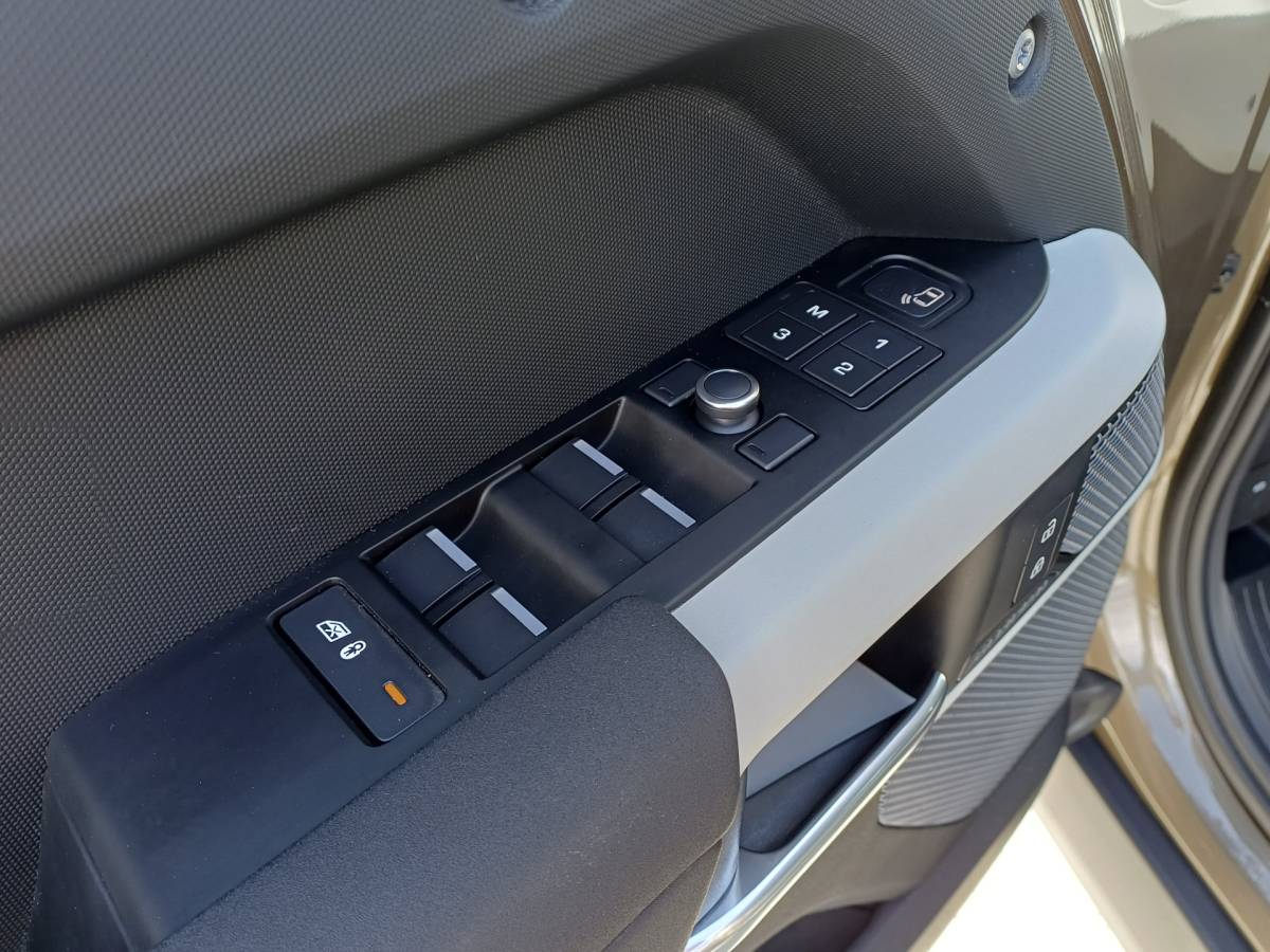 Land Rover Defender Land Rover Defender P400 6-cil. AWD 110 – First Edition | Nieuw door ons geleverd| Elektr. trekhaak tot 3.500kg | Panorama |