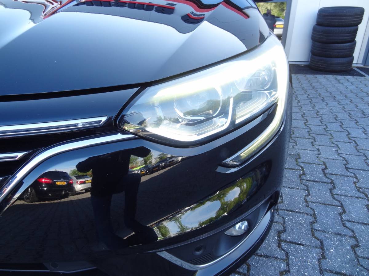 Renault Mégane Estate Renault Mégane Estate 1.2 TCe Bose | NL-AUTO | TREKHAAK | CRUISE | NAVI | LMV |