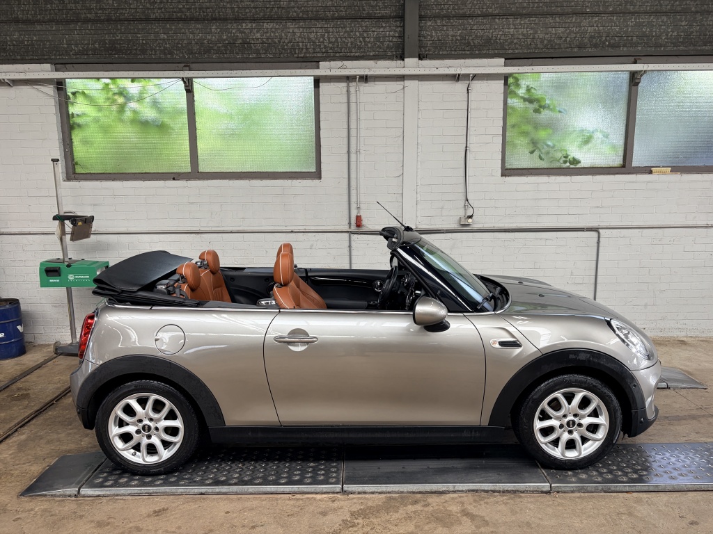 MINI Cooper Cabrio Mini Cabrio Cooper Chili Leder Cruise Clima Navi Pdc