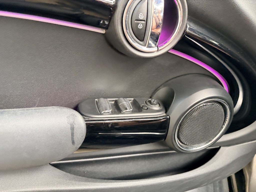 MINI Cooper Cabrio Mini Cabrio Cooper Chili Leder Cruise Clima Navi Pdc
