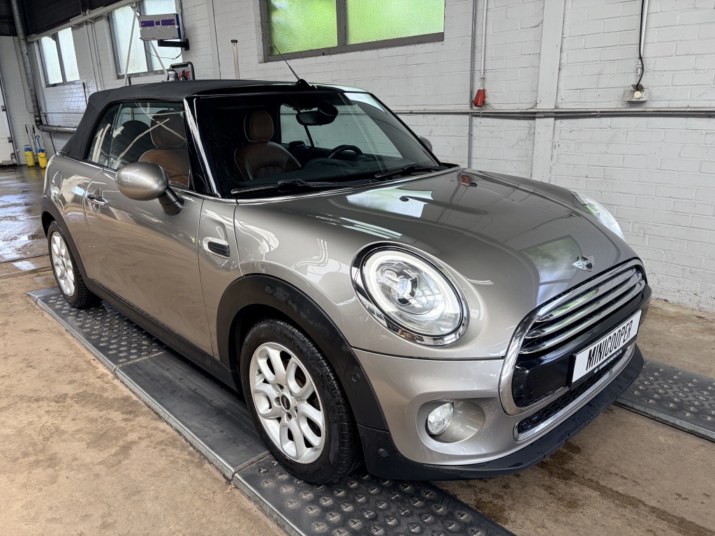 MINI Cooper Cabrio Mini Cabrio Cooper Chili Leder Cruise Clima Navi Pdc
