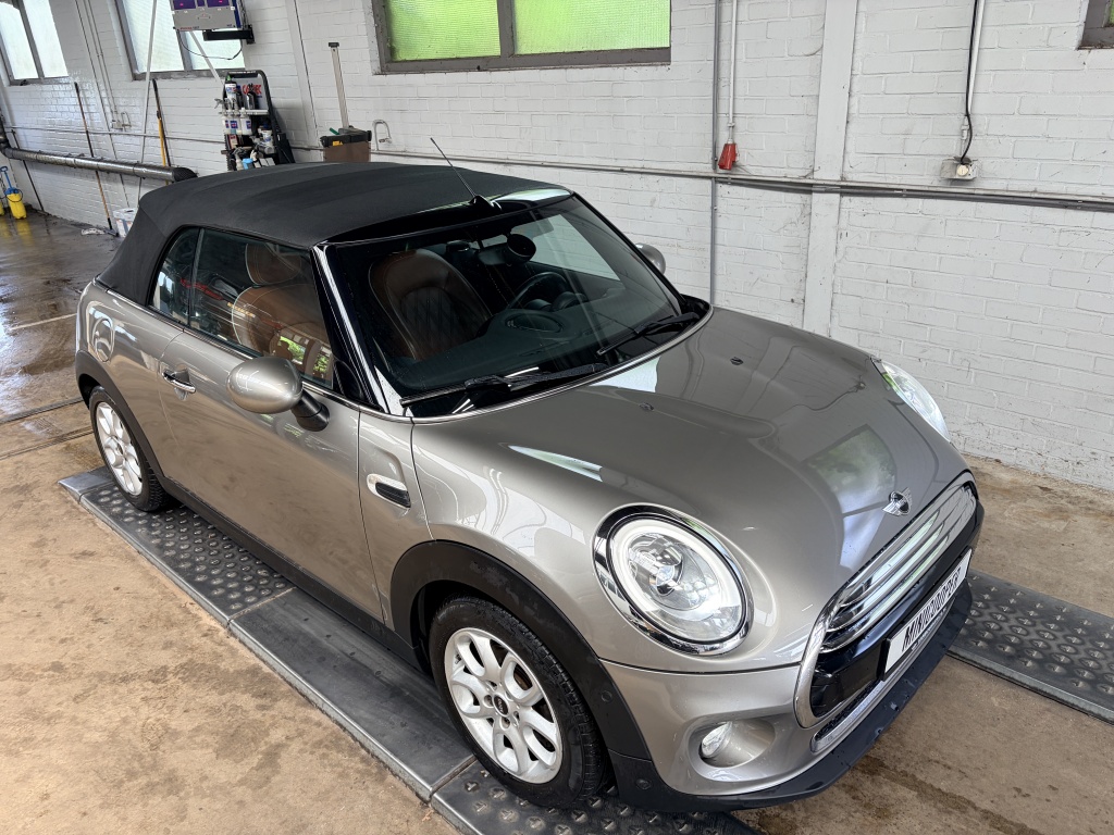 MINI Cooper Cabrio Mini Cabrio Cooper Chili Leder Cruise Clima Navi Pdc