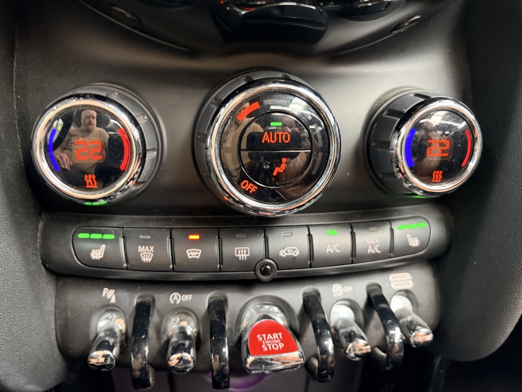 MINI Cooper Cabrio Mini Cabrio Cooper Chili Leder Cruise Clima Navi Pdc