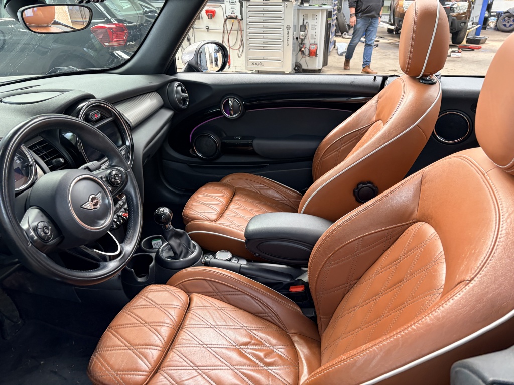 MINI Cooper Cabrio Mini Cabrio Cooper Chili Leder Cruise Clima Navi Pdc