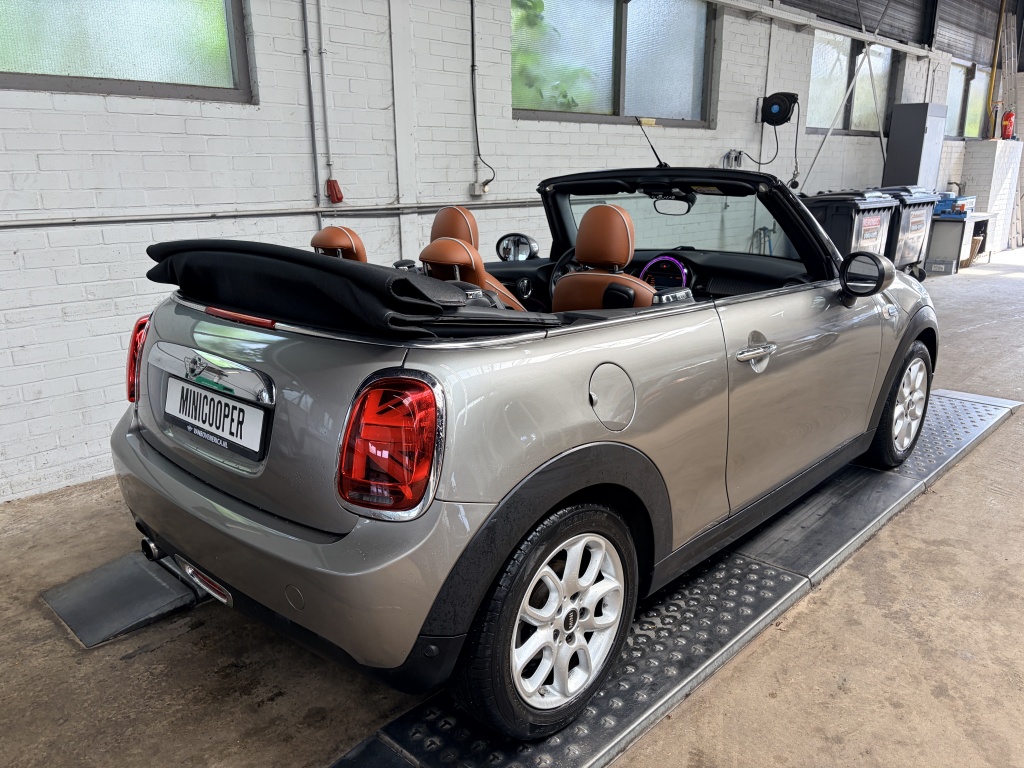 MINI Cooper Cabrio Mini Cabrio Cooper Chili Leder Cruise Clima Navi Pdc