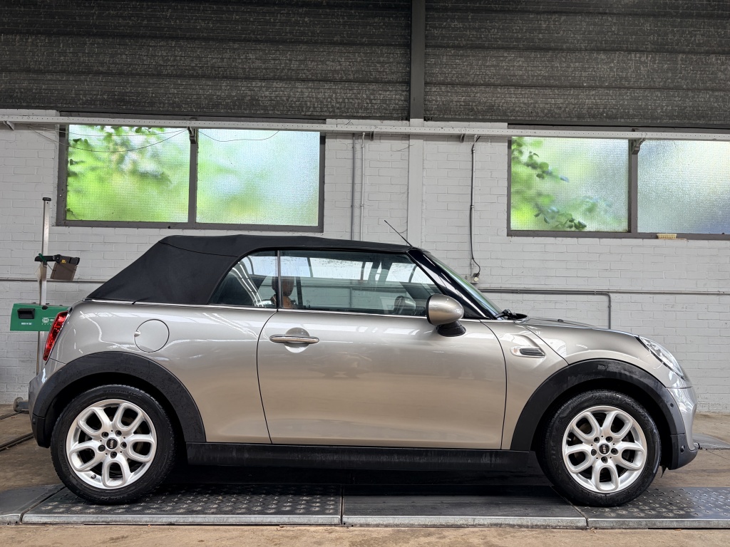 MINI Cooper Cabrio Mini Cabrio Cooper Chili Leder Cruise Clima Navi Pdc