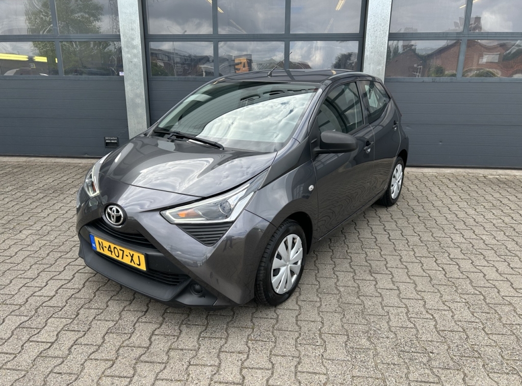 Toyota Aygo Toyota Aygo 1.0 VVT-i 72pk 5-drs x-fun