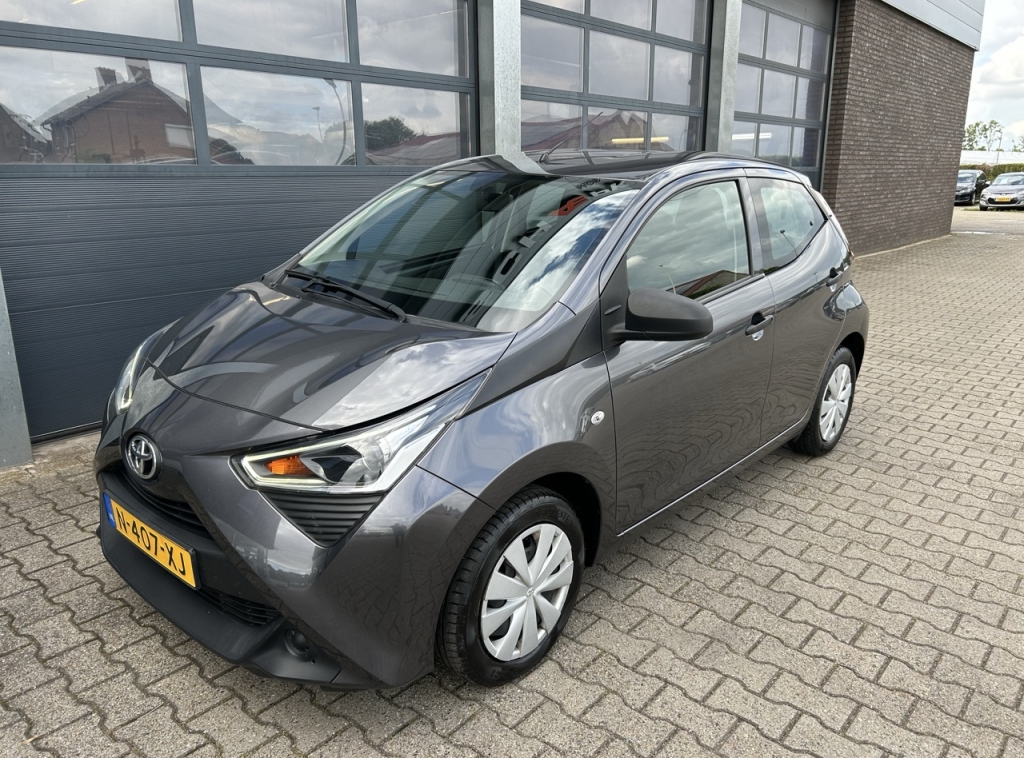 Toyota Aygo Toyota Aygo 1.0 VVT-i 72pk 5-drs x-fun