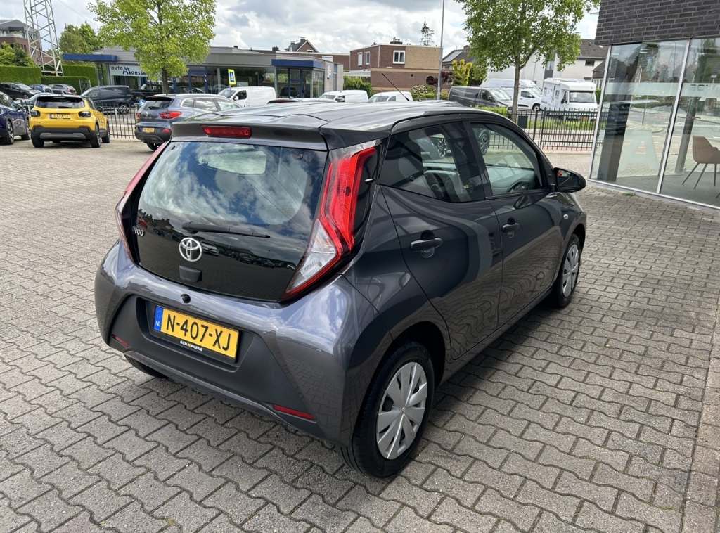 Toyota Aygo Toyota Aygo 1.0 VVT-i 72pk 5-drs x-fun