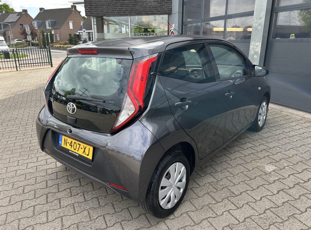 Toyota Aygo Toyota Aygo 1.0 VVT-i 72pk 5-drs x-fun