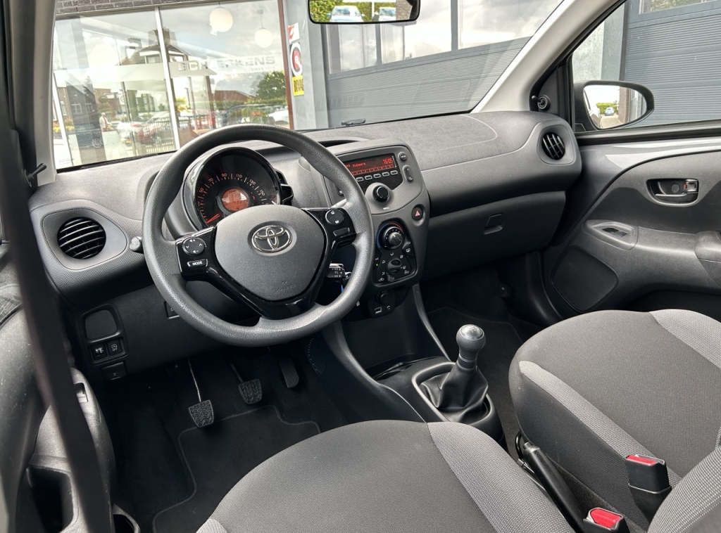 Toyota Aygo Toyota Aygo 1.0 VVT-i 72pk 5-drs x-fun