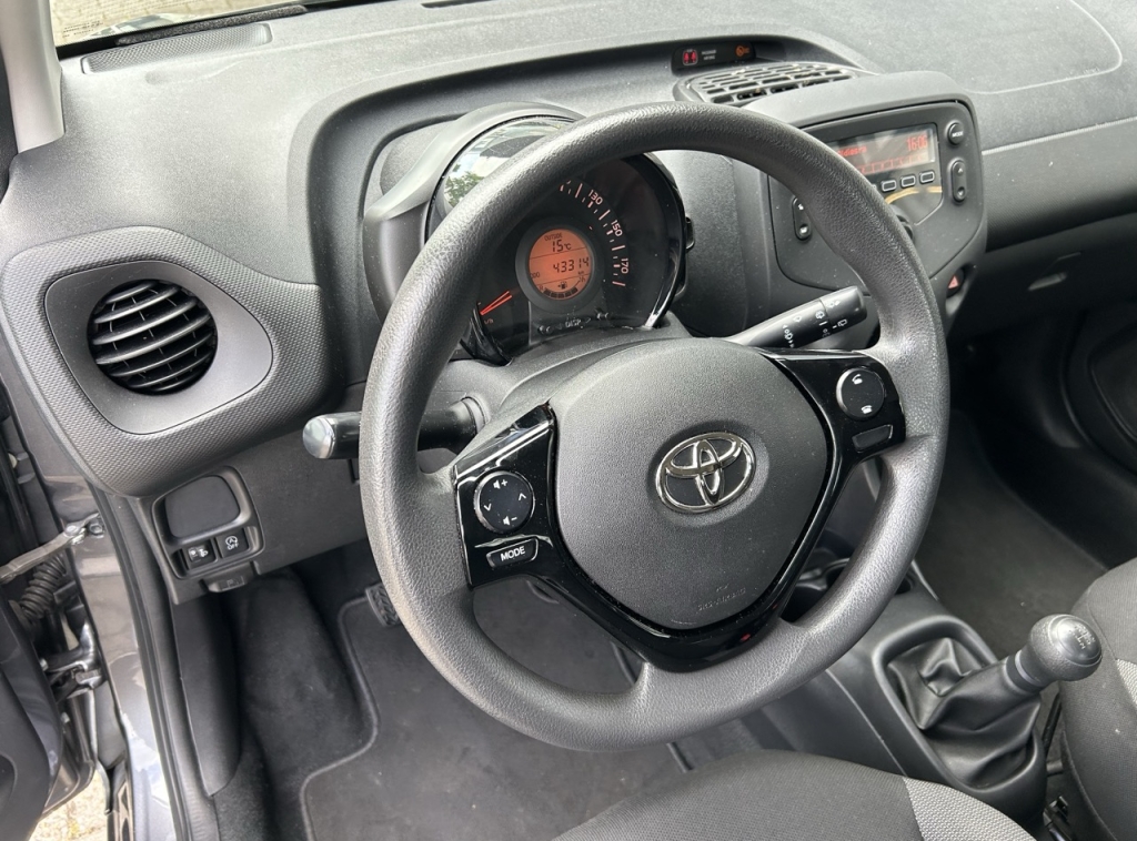 Toyota Aygo Toyota Aygo 1.0 VVT-i 72pk 5-drs x-fun