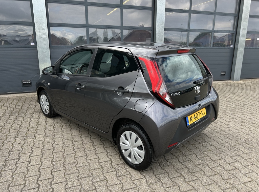 Toyota Aygo Toyota Aygo 1.0 VVT-i 72pk 5-drs x-fun