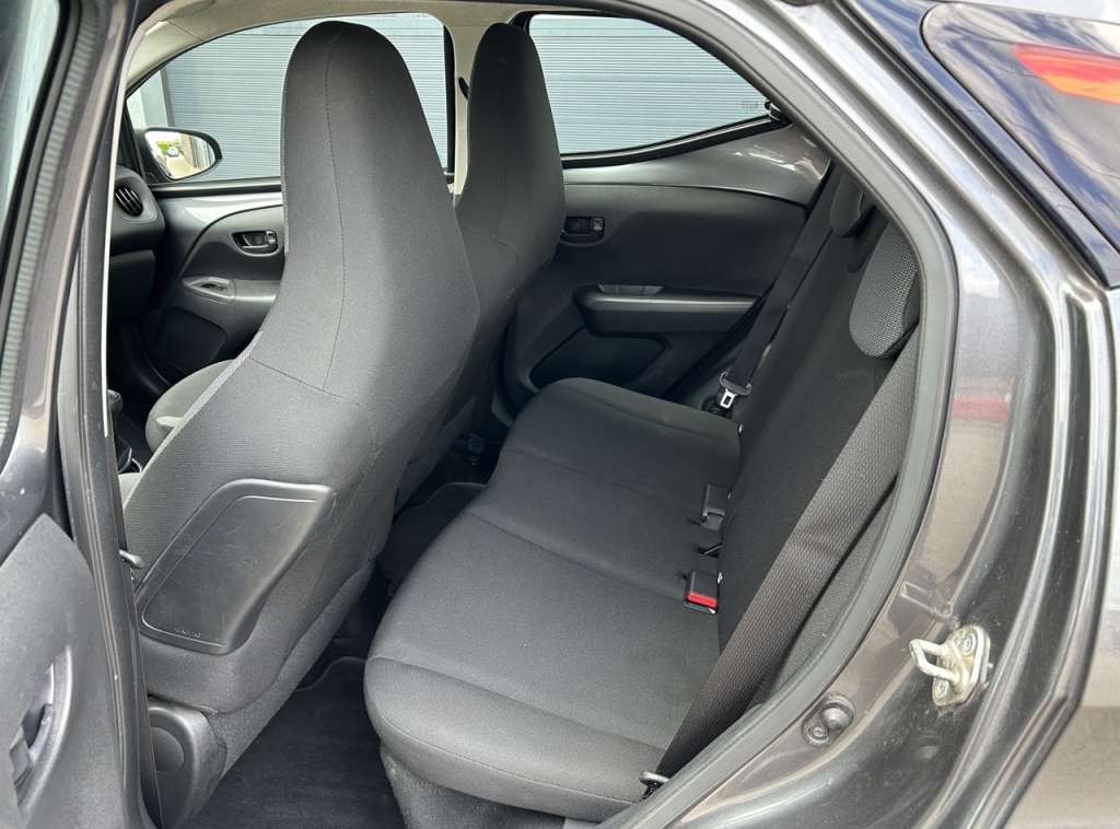 Toyota Aygo Toyota Aygo 1.0 VVT-i 72pk 5-drs x-fun
