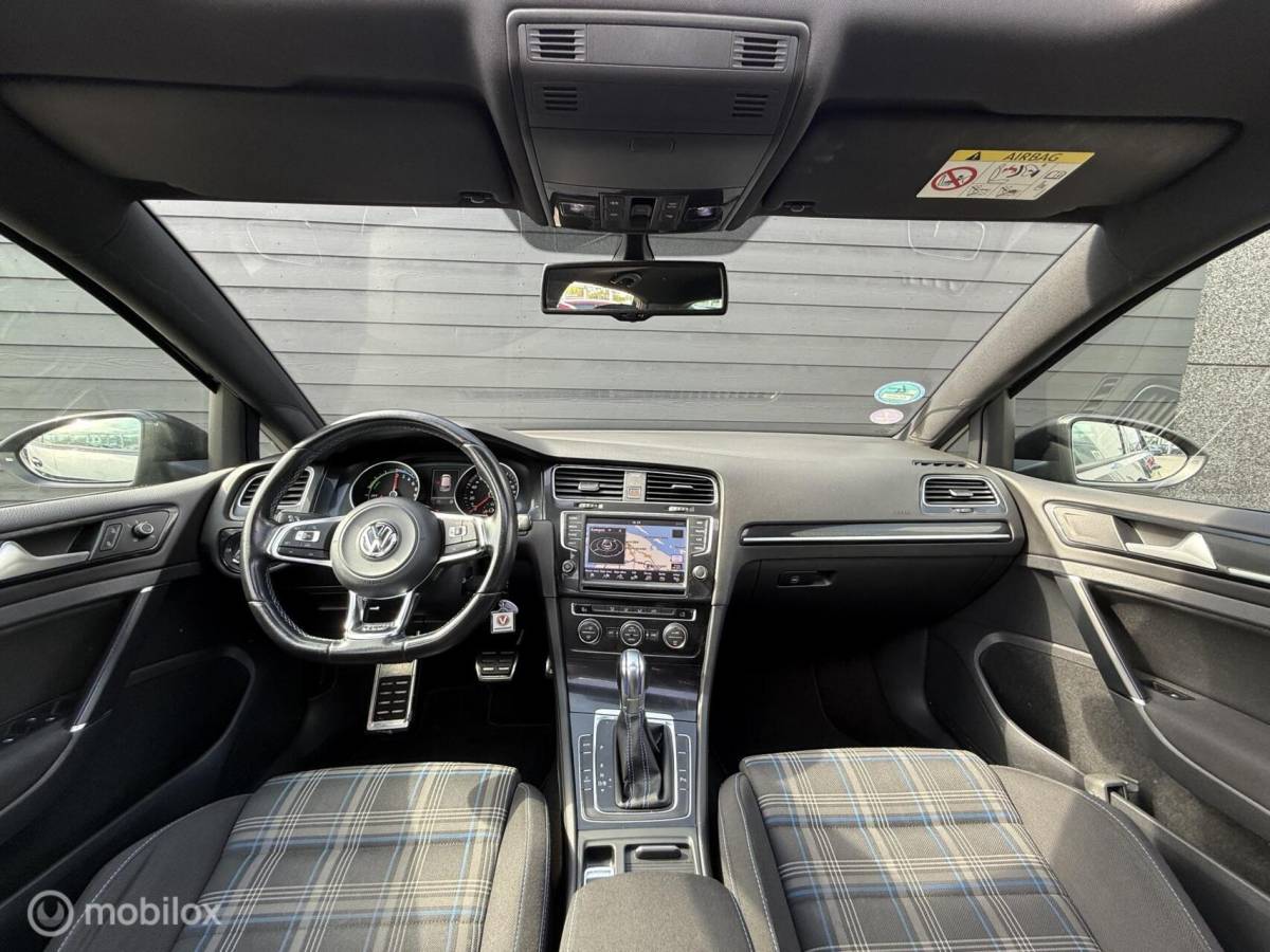 Volkswagen Golf Volkswagen Golf 1.4 TSI GTE Pano.dak/LED/Carplay/Trekhaak