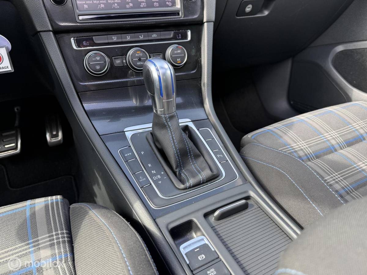 Volkswagen Golf Volkswagen Golf 1.4 TSI GTE Pano.dak/LED/Carplay/Trekhaak