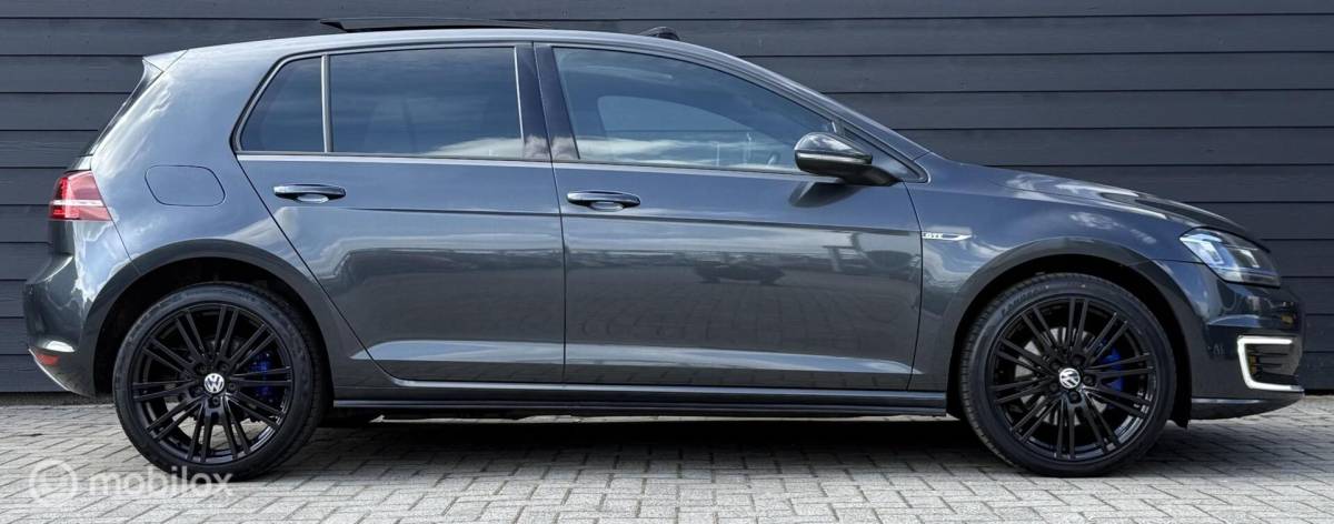 Volkswagen Golf Volkswagen Golf 1.4 TSI GTE Pano.dak/LED/Carplay/Trekhaak