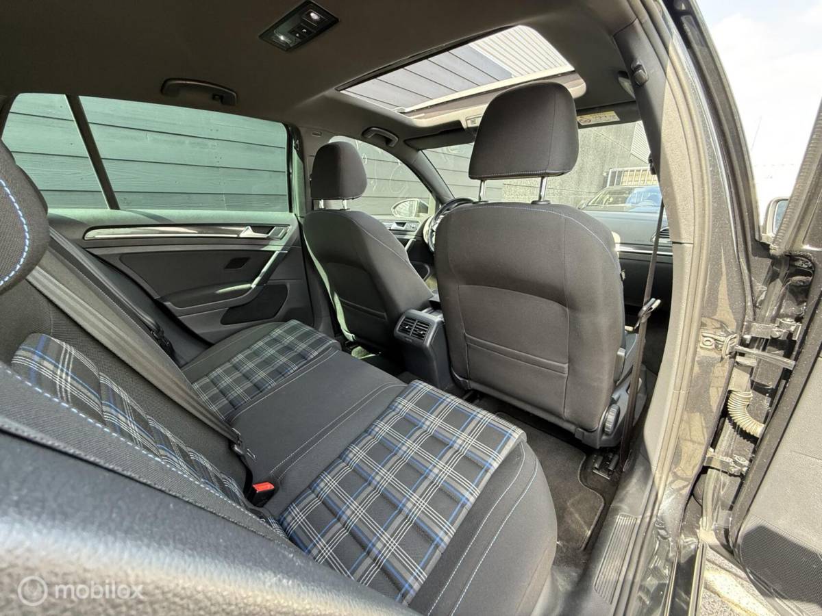 Volkswagen Golf Volkswagen Golf 1.4 TSI GTE Pano.dak/LED/Carplay/Trekhaak
