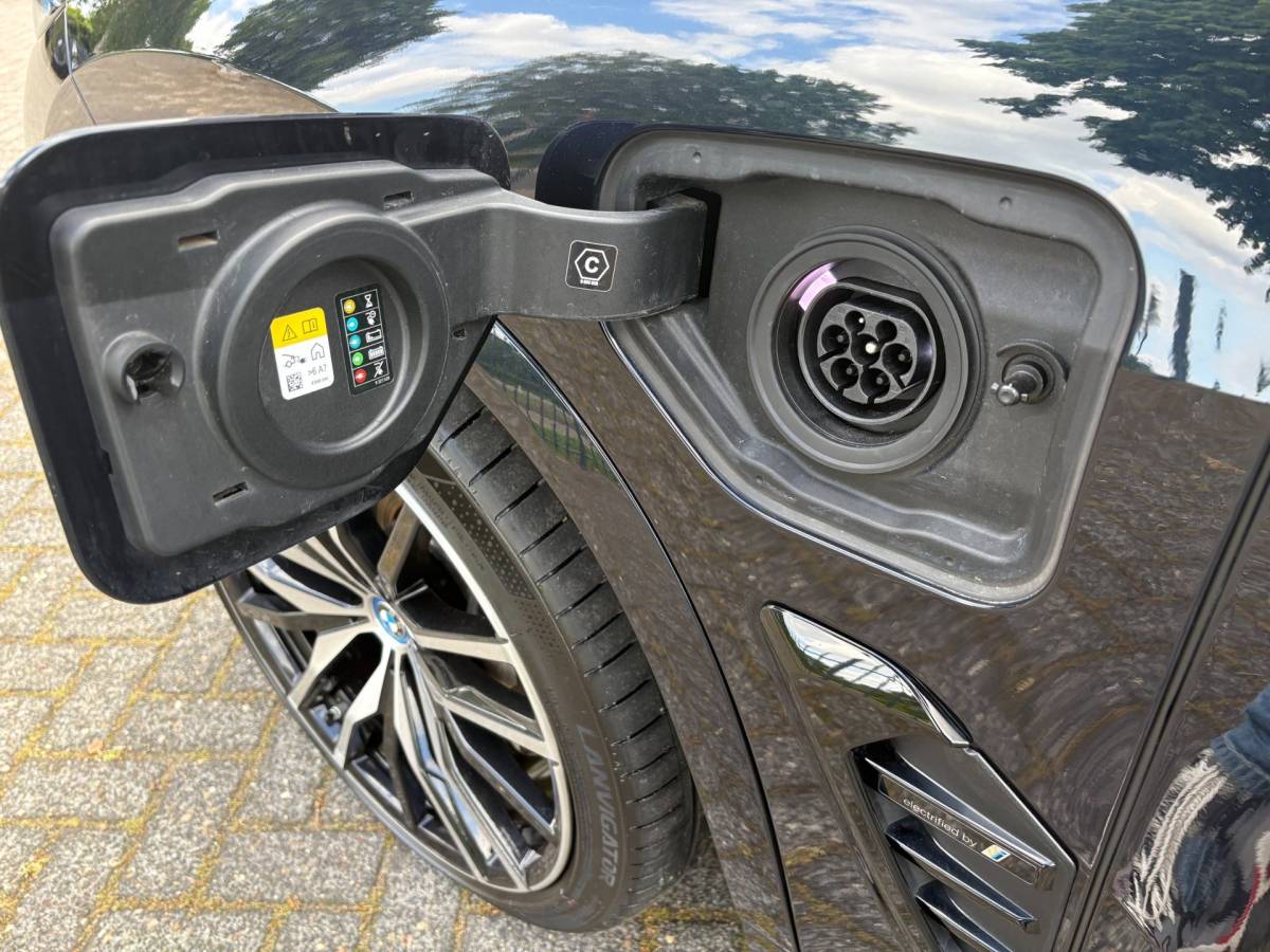 BMW X5 BMW X5 XDrive 50e M-sport|Sky Lounge|Harman Kardon|Driving assistant