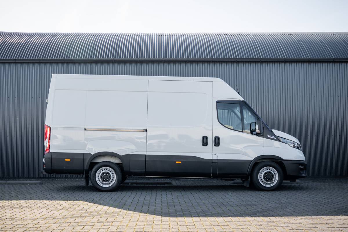 Iveco Daily Iveco Daily **35S16 | 160 PK |  L2H2 | Automaat | 3-Zits | Climate | Airco**