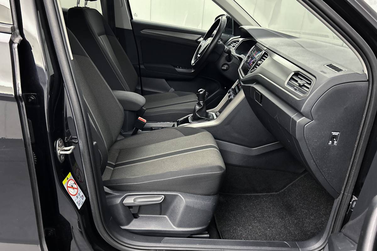 Volkswagen T-Roc Volkswagen T-Roc 1.0 TSI Style Business | Camera | Adaptive Cruise | Privacy Glass | Lichtmetalen velgen