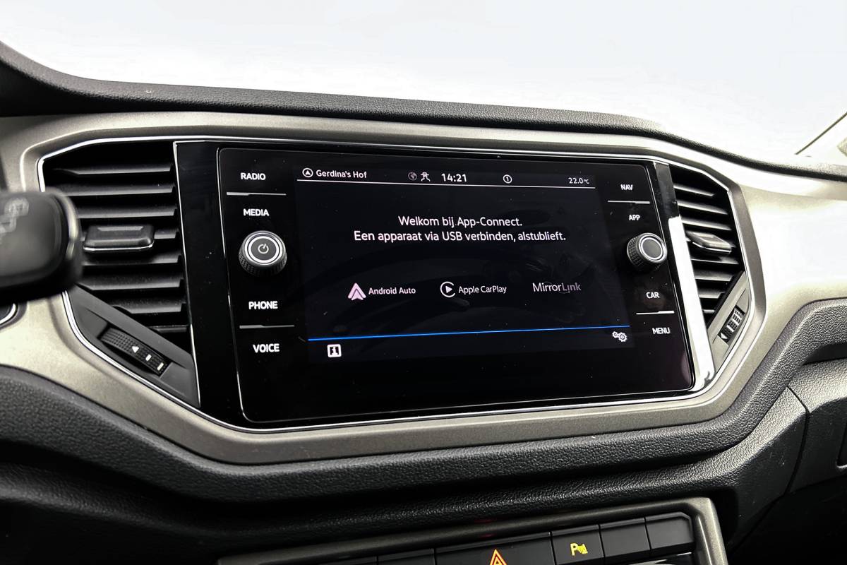 Volkswagen T-Roc Volkswagen T-Roc 1.0 TSI Style Business | Camera | Adaptive Cruise | Privacy Glass | Lichtmetalen velgen