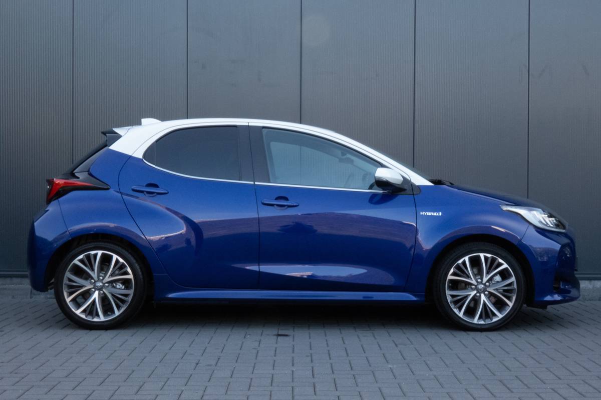Toyota Yaris Toyota Yaris 1.5 Hybrid 115 First Edition | JBL | Head Up | ACC | Leder |