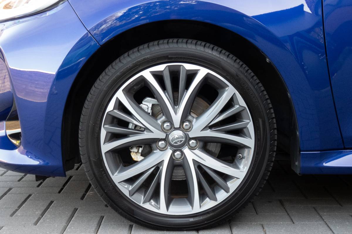 Toyota Yaris Toyota Yaris 1.5 Hybrid 115 First Edition | JBL | Head Up | ACC | Leder |
