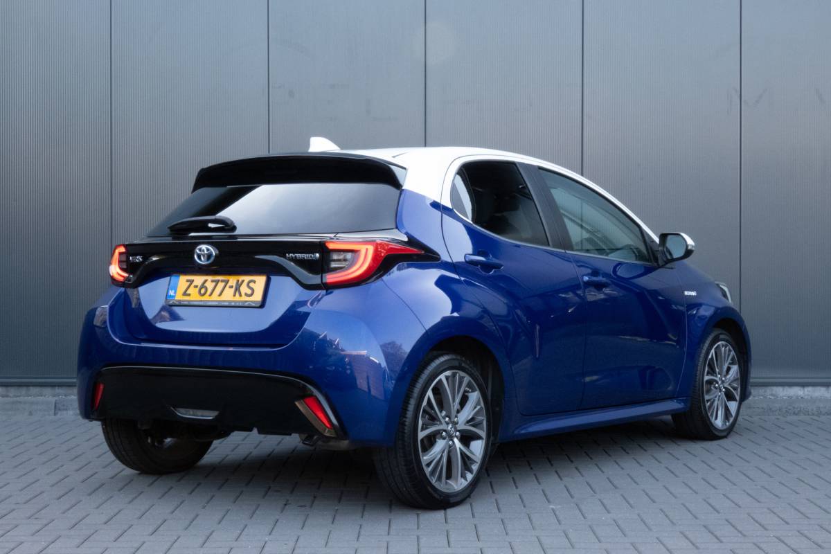 Toyota Yaris Toyota Yaris 1.5 Hybrid 115 First Edition | JBL | Head Up | ACC | Leder |