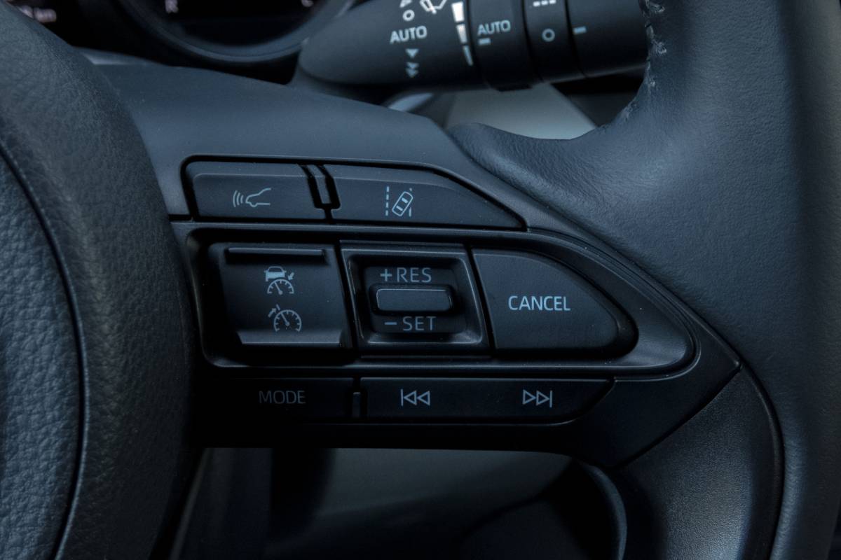 Toyota Yaris Toyota Yaris 1.5 Hybrid 115 First Edition | JBL | Head Up | ACC | Leder |