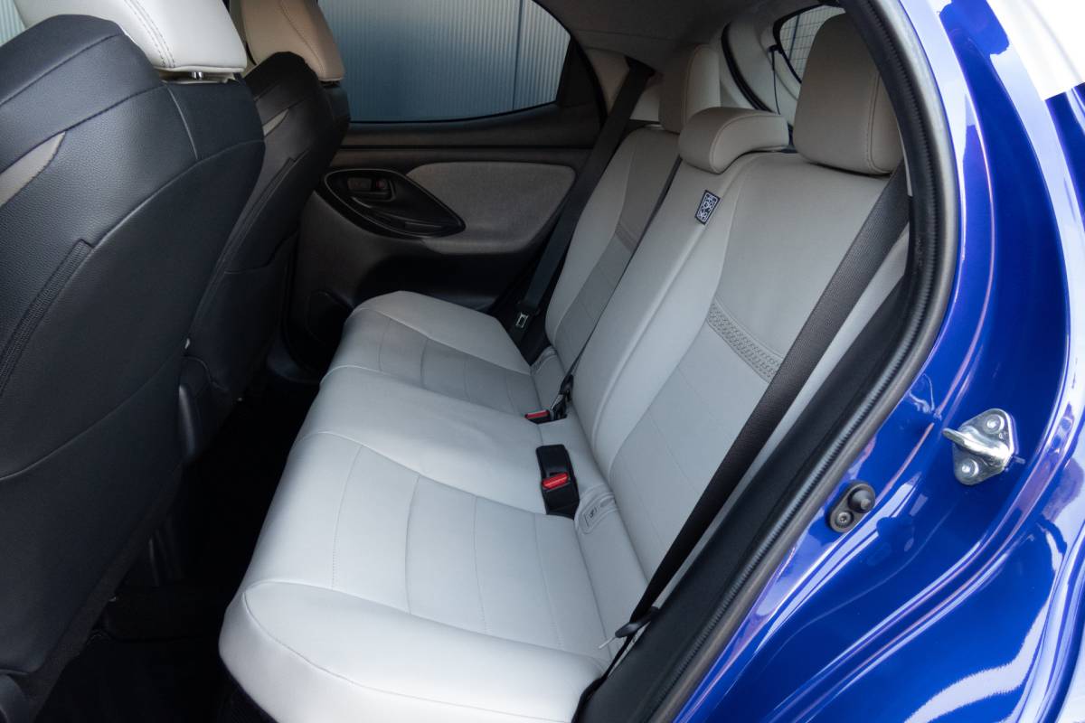 Toyota Yaris Toyota Yaris 1.5 Hybrid 115 First Edition | JBL | Head Up | ACC | Leder |