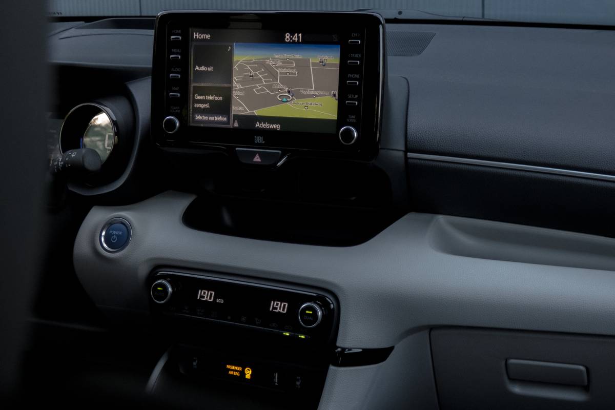 Toyota Yaris Toyota Yaris 1.5 Hybrid 115 First Edition | JBL | Head Up | ACC | Leder |