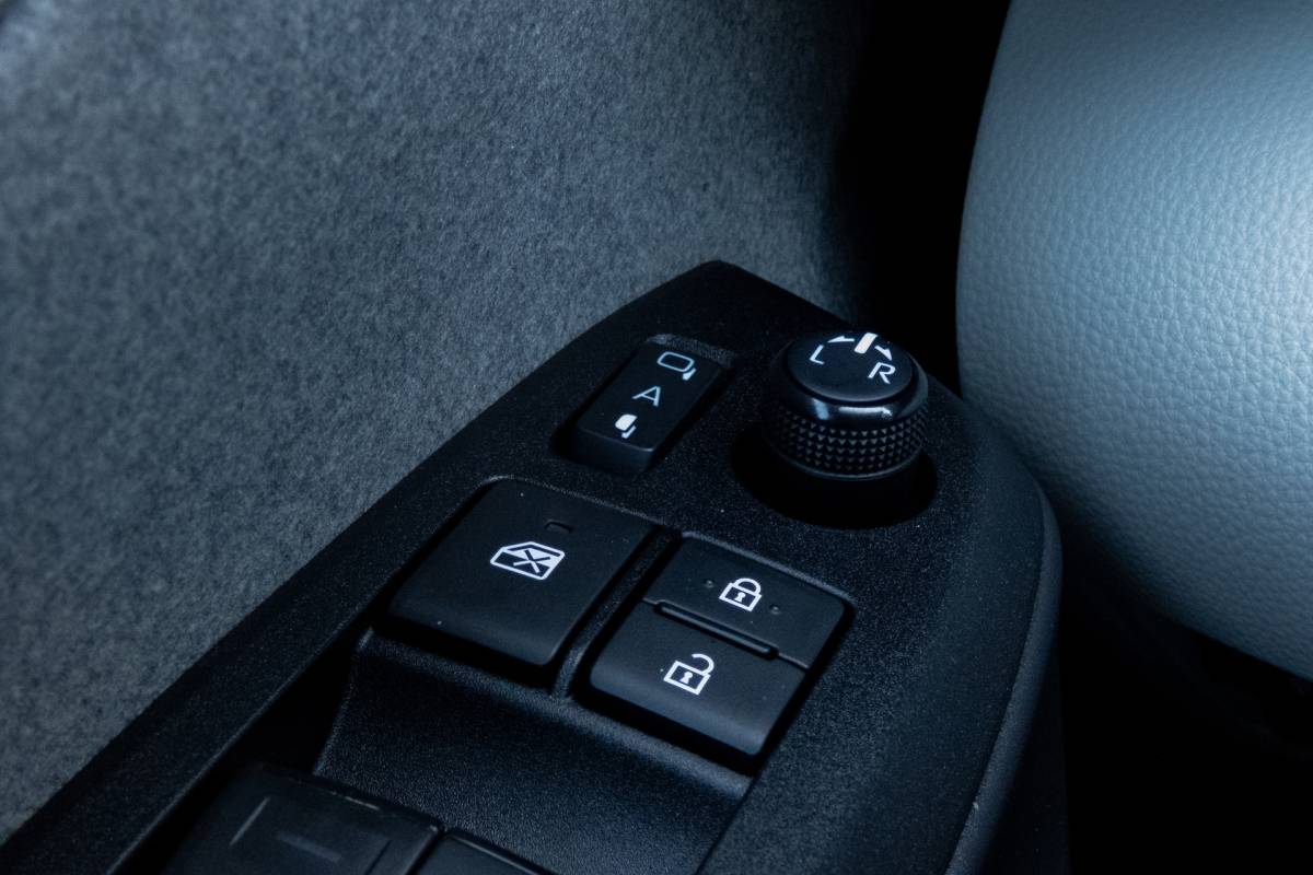 Toyota Yaris Toyota Yaris 1.5 Hybrid 115 First Edition | JBL | Head Up | ACC | Leder |