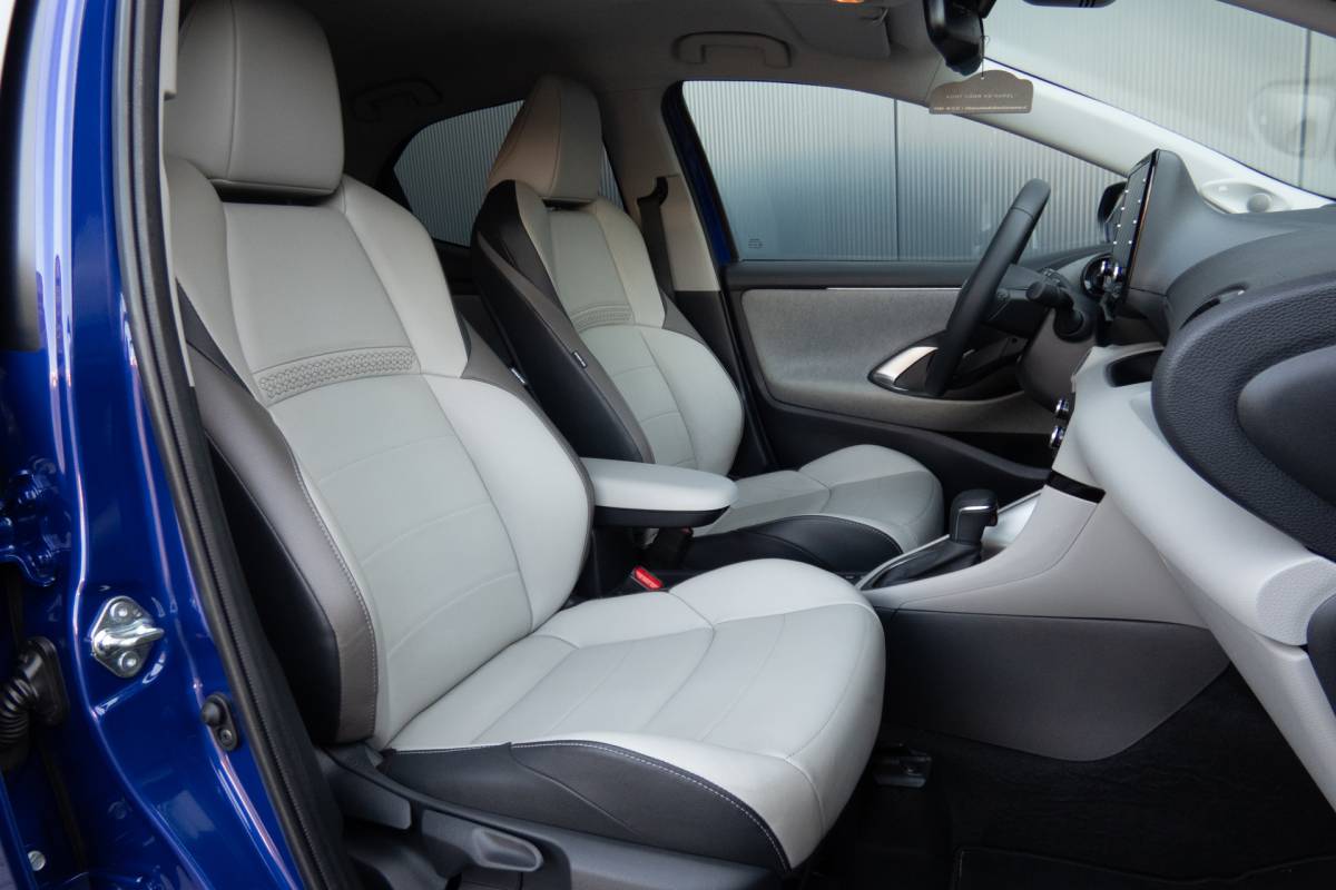 Toyota Yaris Toyota Yaris 1.5 Hybrid 115 First Edition | JBL | Head Up | ACC | Leder |