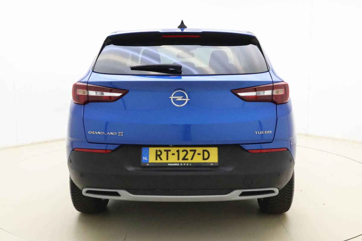 Opel Grandland X Opel Grandland X 1.2 Turbo Business Executive | Electrische achterklep | Navigatie | Camera | Half lederen bekleding | DAB radio | Apple Carplay | Extra getint glas