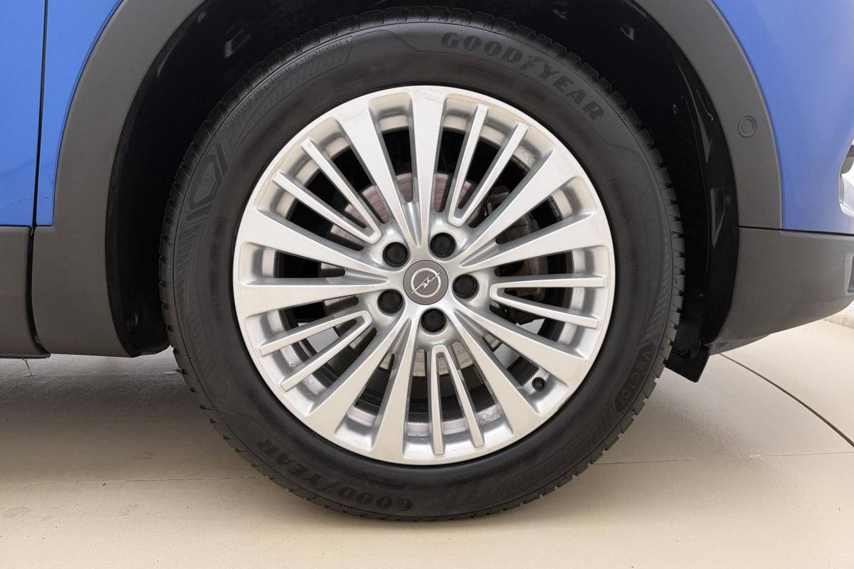 Opel Grandland X Opel Grandland X 1.2 Turbo Business Executive | Electrische achterklep | Navigatie | Camera | Half lederen bekleding | DAB radio | Apple Carplay | Extra getint glas