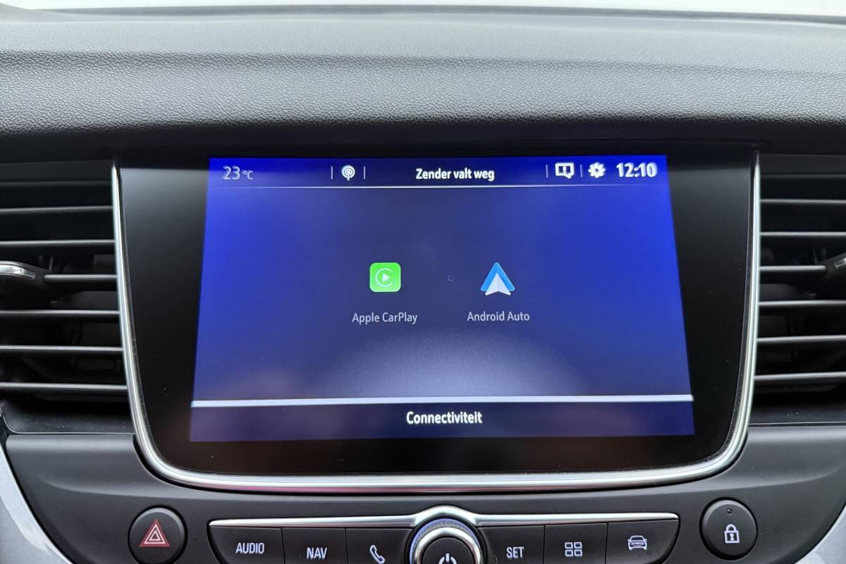 Opel Grandland X Opel Grandland X 1.2 Turbo Business Executive | Electrische achterklep | Navigatie | Camera | Half lederen bekleding | DAB radio | Apple Carplay | Extra getint glas